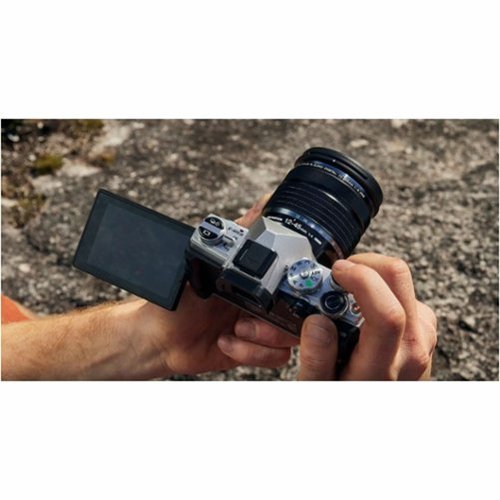 Olympus 12-45 mm f/4 Zoom Lens SHOP ONLINE