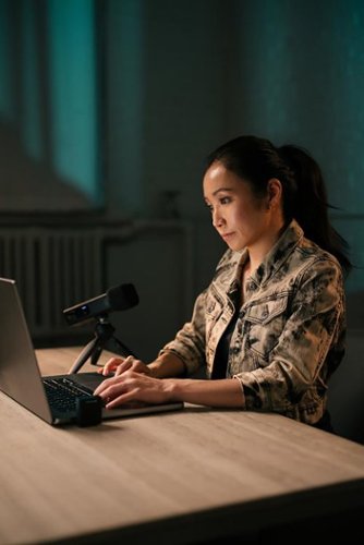 Sennheiser PROFILE WIRELESS 2-channel all-in-one microphone system BUY IN UK