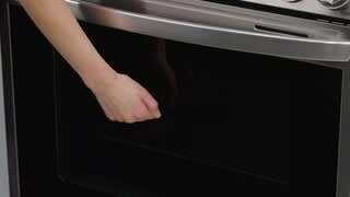 BBY Overview - LG: ProBake, EasyClean, & InstaView video 2 minutes 12 seconds