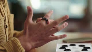 How to find your Oura ring size with the sizing kit video 1 minutes 21 seconds