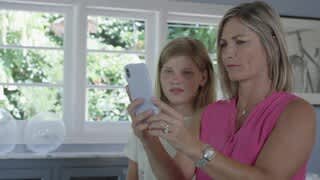 SanDisk - iXpand Flash Drive Go USB 3.0 - Product Video video 0 minutes 34 seconds