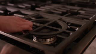 Adjustable Three-Level Convertible Grates video 0 minutes 48 seconds