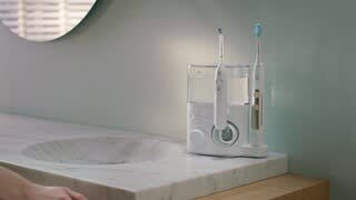 Philips Sonicare - Power Flosser & Toothbrus how to video video 0 minutes 59 seconds