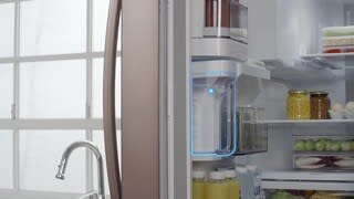 Autofill Water Pitcher - Product Demo video 0 minutes 25 seconds