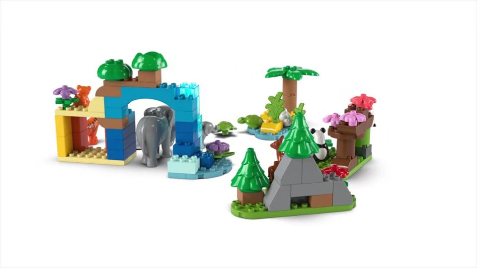 360 Spin of DUPLO Town 3 in 1 Wild Animal Families Building Toy video 0 minutes 07 seconds