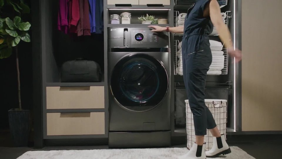 Large Capacity 2-in-1 Washer/Dryer video 0 minutes 42 seconds