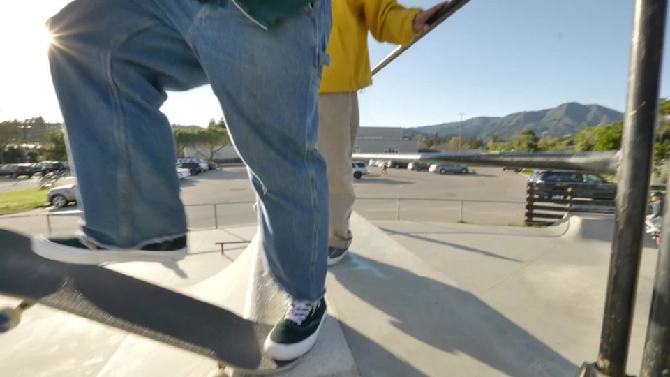Ad of Samsung Galaxy S25-Skateboard Animation 1920x1080 video 0 minutes 42 seconds