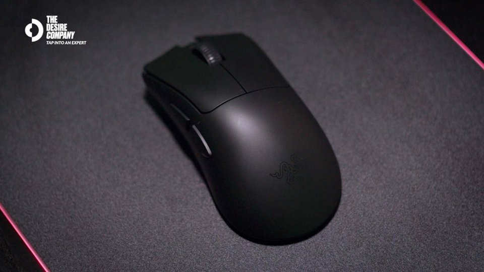 Expert Review by Benita Novshadian for Razer DeathAdder V4 Pro Lightweight Optical Gaming Mouse video 1 minutes 01 seconds