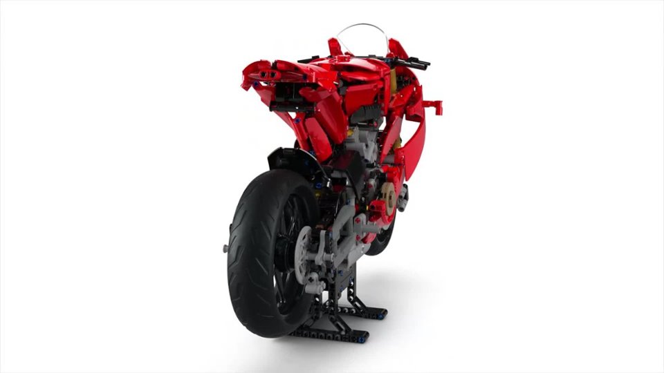 360 Spin of Technic Ducati Panigale V4 S Motorcycle Model Building Set video 0 minutes 07 seconds