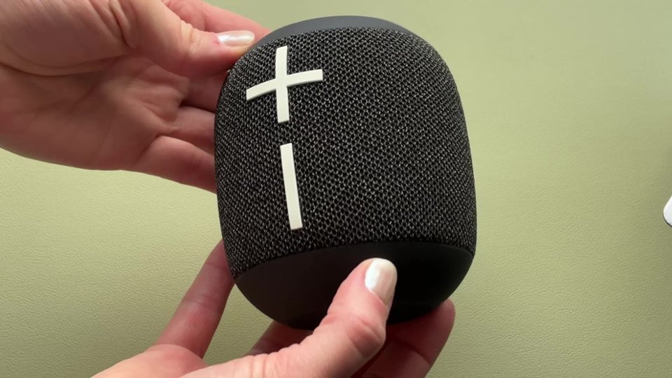 Logitech - Wonderboom 4 Unboxing video 0 minutes 30 seconds