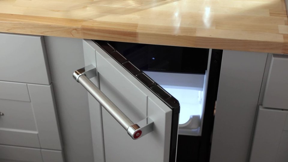 KitchenAid - KUIX535HPA Icemaker Reversible Door Product Demo video 0 minutes 06 seconds