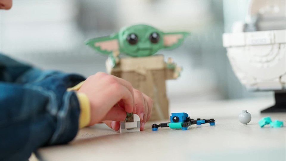 Shopper video of Star Wars The Mandalorian: Grogu with Hover Pram Buildable Toy video 0 minutes 30 seconds