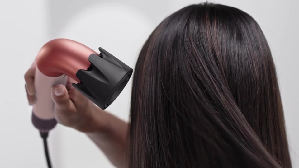 Supersonic R Hair Dryer - Ceramic Pink and Rose Gold video 0 minutes 21 seconds