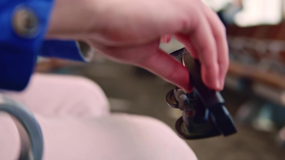 Travel Mobile Dock Demo video 0 minutes 38 seconds