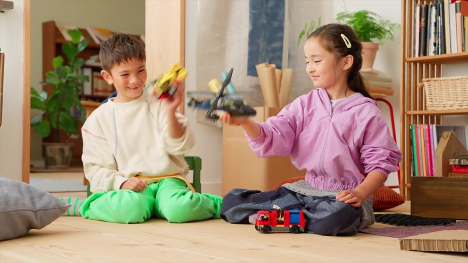 Shopper Video of children and/or adults playing with City Helicopter, Fire Truck & Submarine Remix Building Toy video 0 minutes 30 seconds