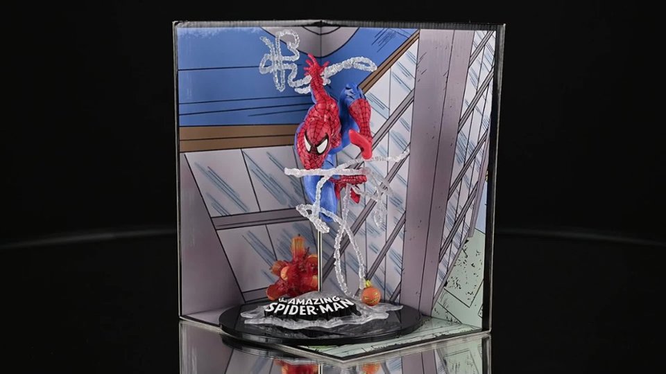 360 view of Marvel Spider-Man 1:10th Scale Collectible with Scene video 0 minutes 10 seconds