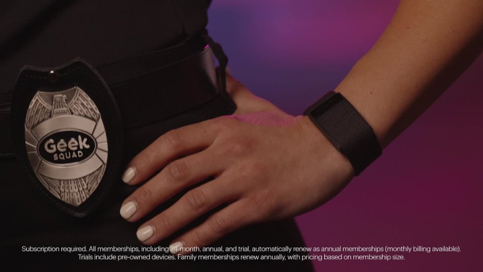 Tracking Your Daily Routines WHOOP 4.0 Health and Fitness Tracker video 1 minutes 00 seconds