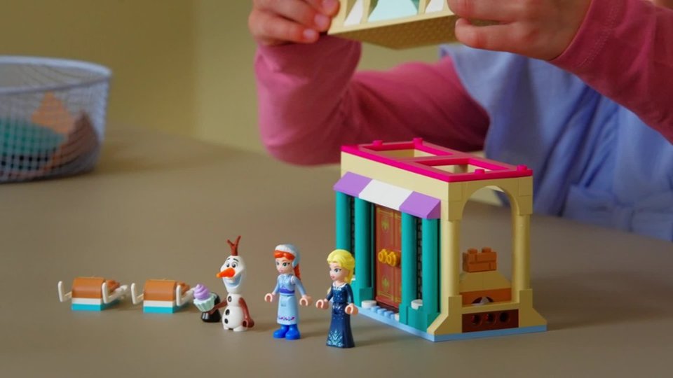 Shopper Video of children and/or adults playing Disney Frozen: Arendelle Frozen Castle Building Toy video 0 minutes 30 seconds