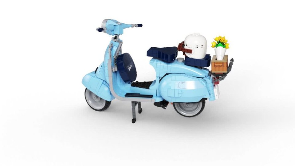 Icons Vespa 125 10298 video 0 minutes 07 seconds