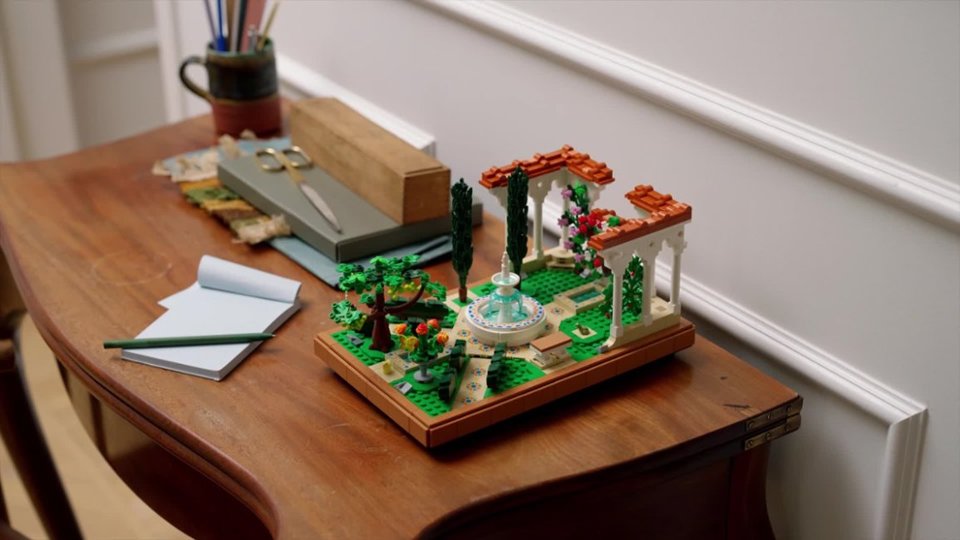 Shopper video of Icons Fountain Garden Building Set video 0 minutes 30 seconds