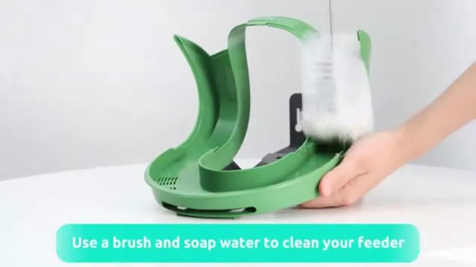 Features of 2 Smart Bird Feeder with Camera video 0 minutes 18 seconds