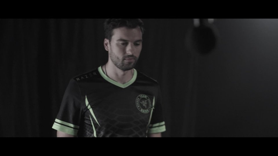 Razer Wolverine V3 Pro Snip3down Formal Interview Video video 1 minutes 57 seconds