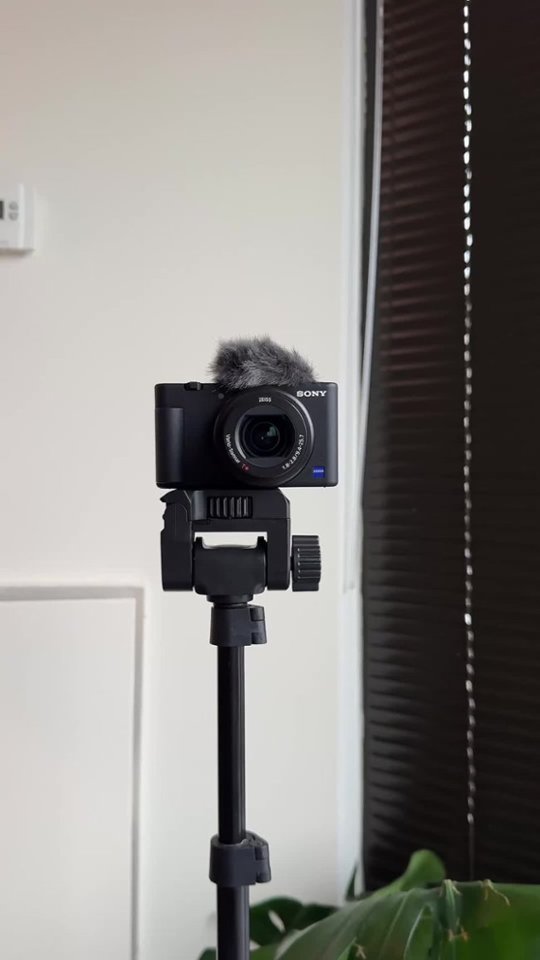 Creator Pick: My Go-To Starter Camera for High-Quality Content video 0 minutes 32 seconds