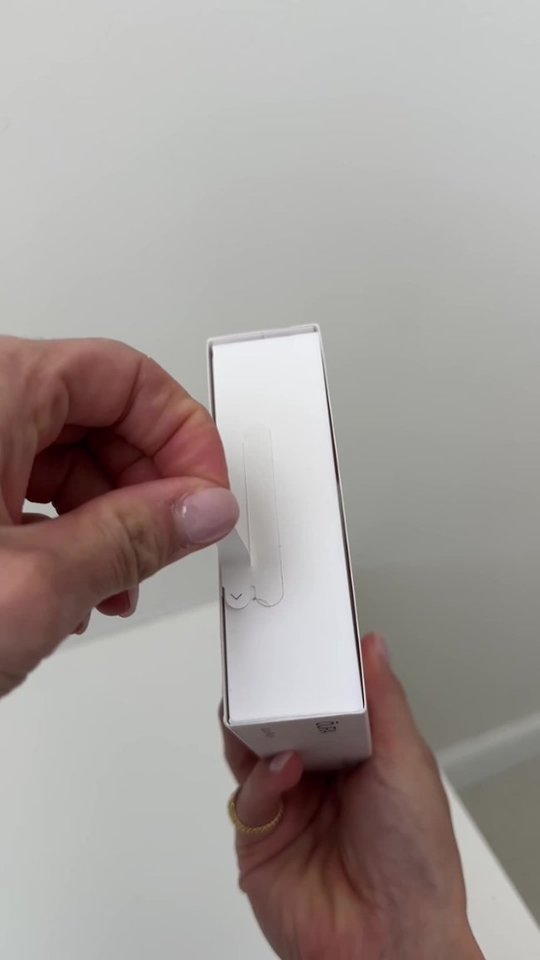 Creator Pick: Oura Ring for Mother’s Day — Because Mom Deserves to Feel Her Best video 0 minutes 20 seconds