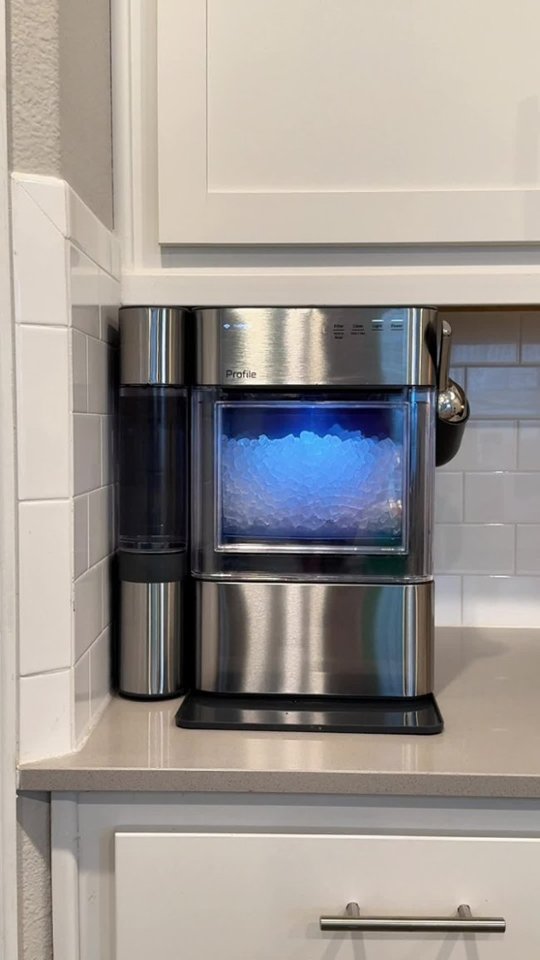 Creator Pick: Keep Drinks Chilled All Season with the GE Profile Ice Maker video 0 minutes 29 seconds