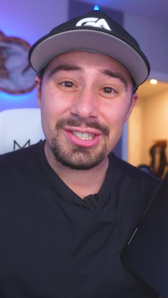 Creator Pick: Improve your Life With This Amazing Laptop! video 0 minutes 29 seconds