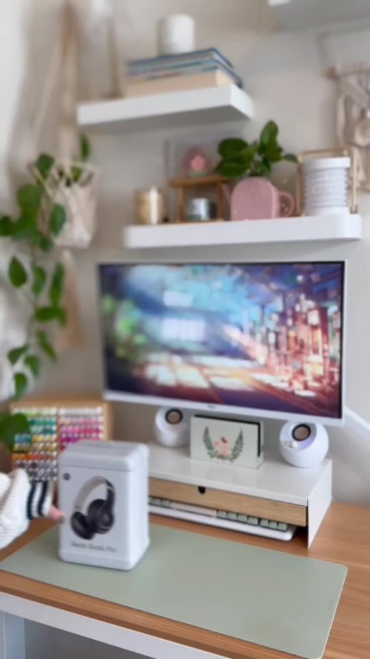 Creator PUpgrade Your Listening Experience with These Noise-Cancelling Headphones video 0 minutes 35 seconds