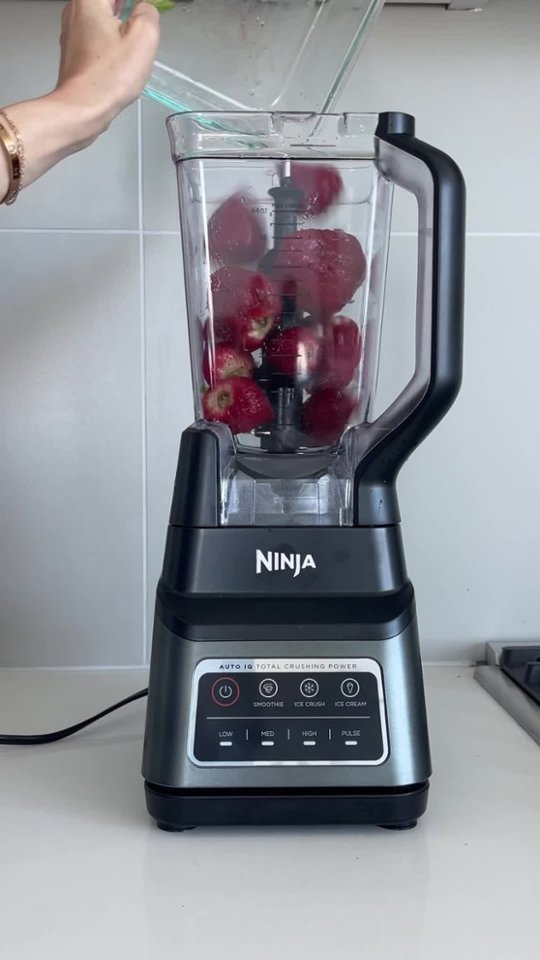 Creator Pick: Upgrade Your Summer Treats with This Smart Blender video 0 minutes 28 seconds