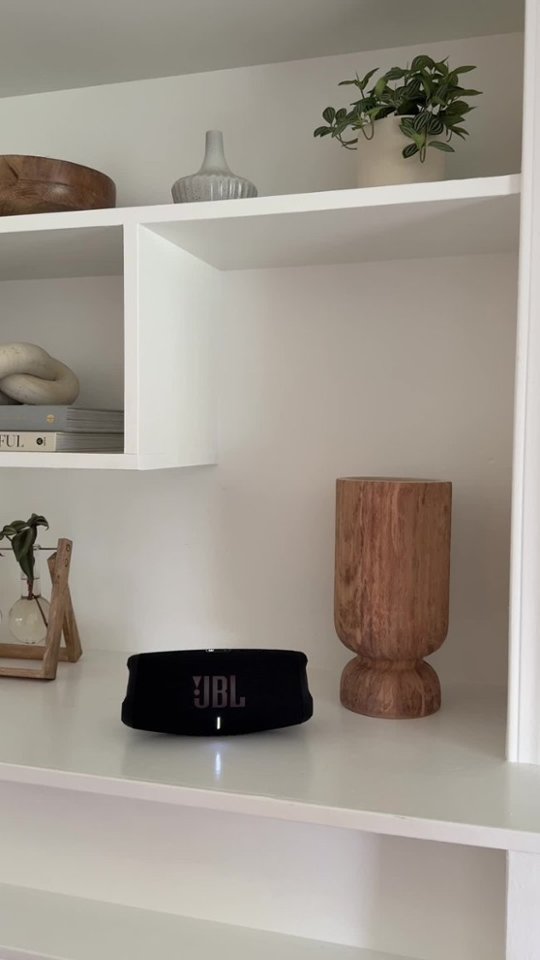 Creator Pick: Meet The JBL Charge 5 speaker video 0 minutes 21 seconds