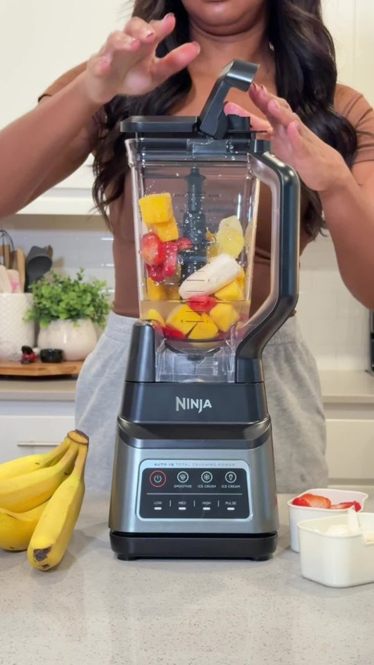 Creator Pick: Blend Fruit to Perfection with This Ninja Blender video 0 minutes 24 seconds