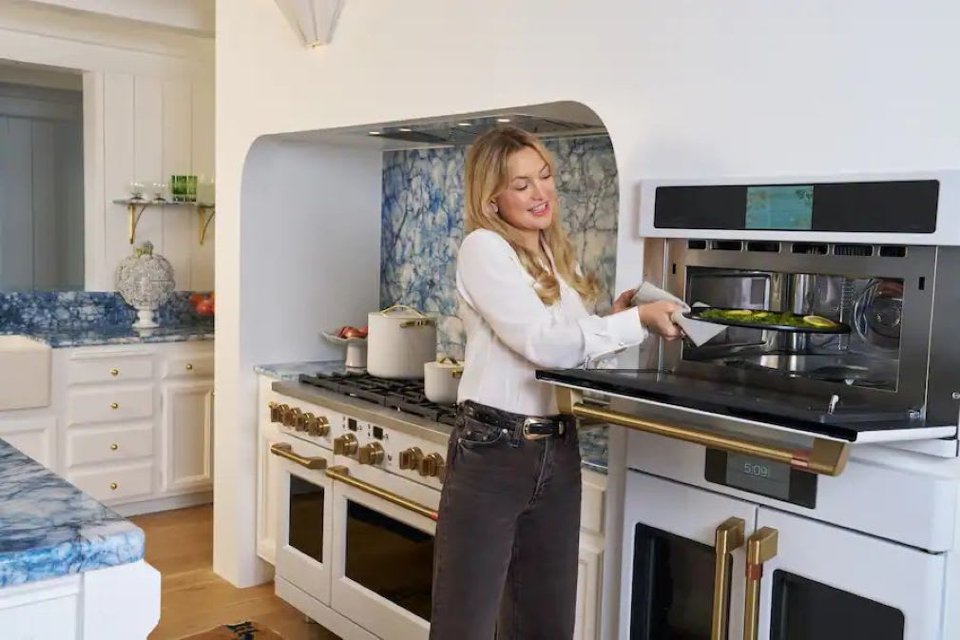 Why Kate Hudson Loves Her Advantium video 0 minutes 17 seconds